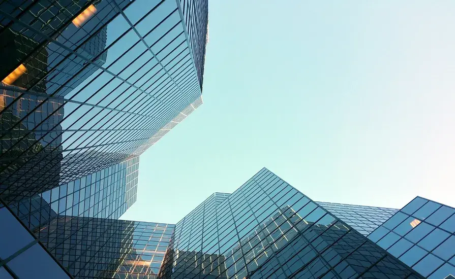 Payslipは、Booking.comおよびEQTを含む顧客企業において、10万人を超える従業員の給与計算を現在支援していることを発表します。